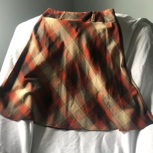 Fall colored, skirt with pattern